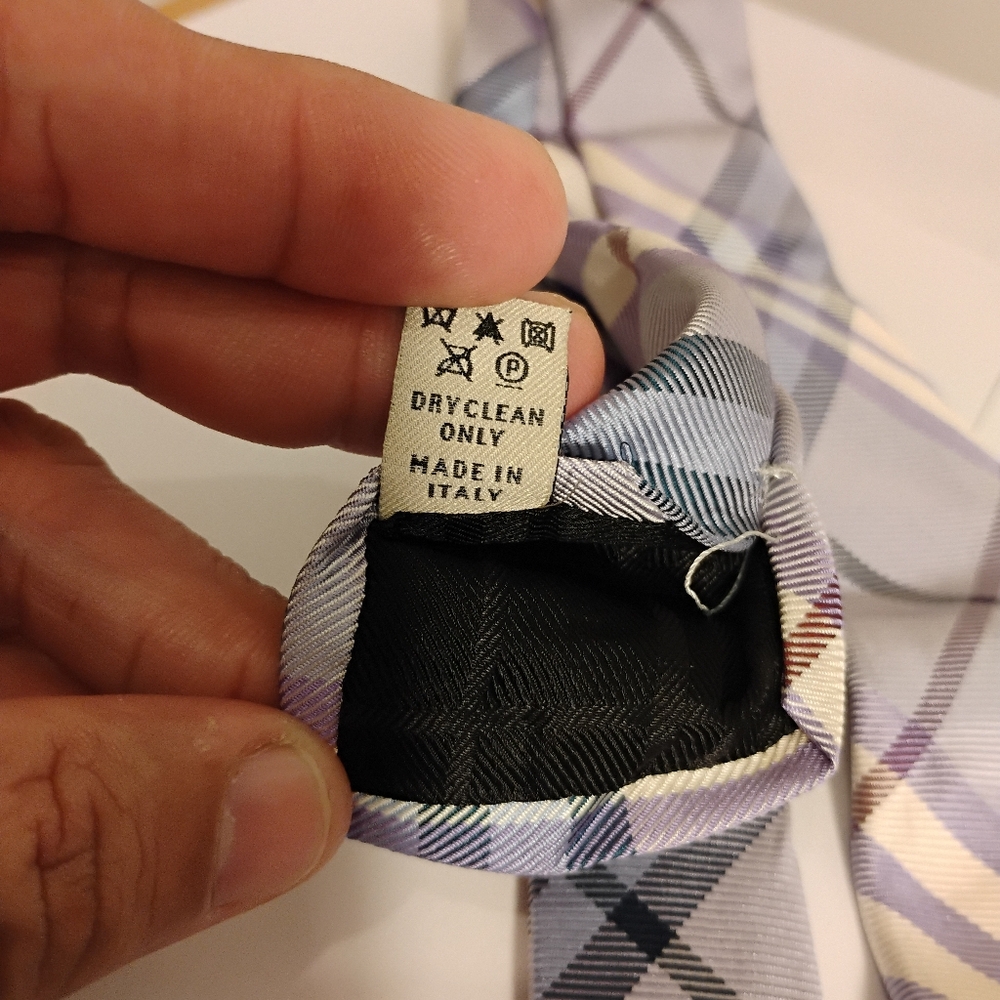 Burberry Mens Iconic Nova Check Skinny Tie 100% Silk - Picture 13 of 13